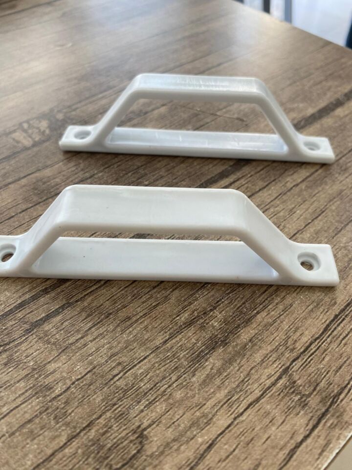 Sineklik  D Tipi Tutamak  6  Adet  12 ADET VİDA Beyaz Renk Plastik