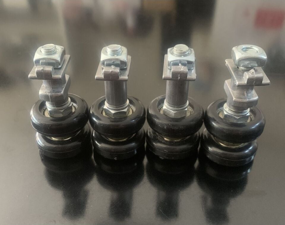 4 Adet Cam Balkon Tekeri, Dayanıklı ve Şık Tasarım, Kolay Montaj ve Kullanım.