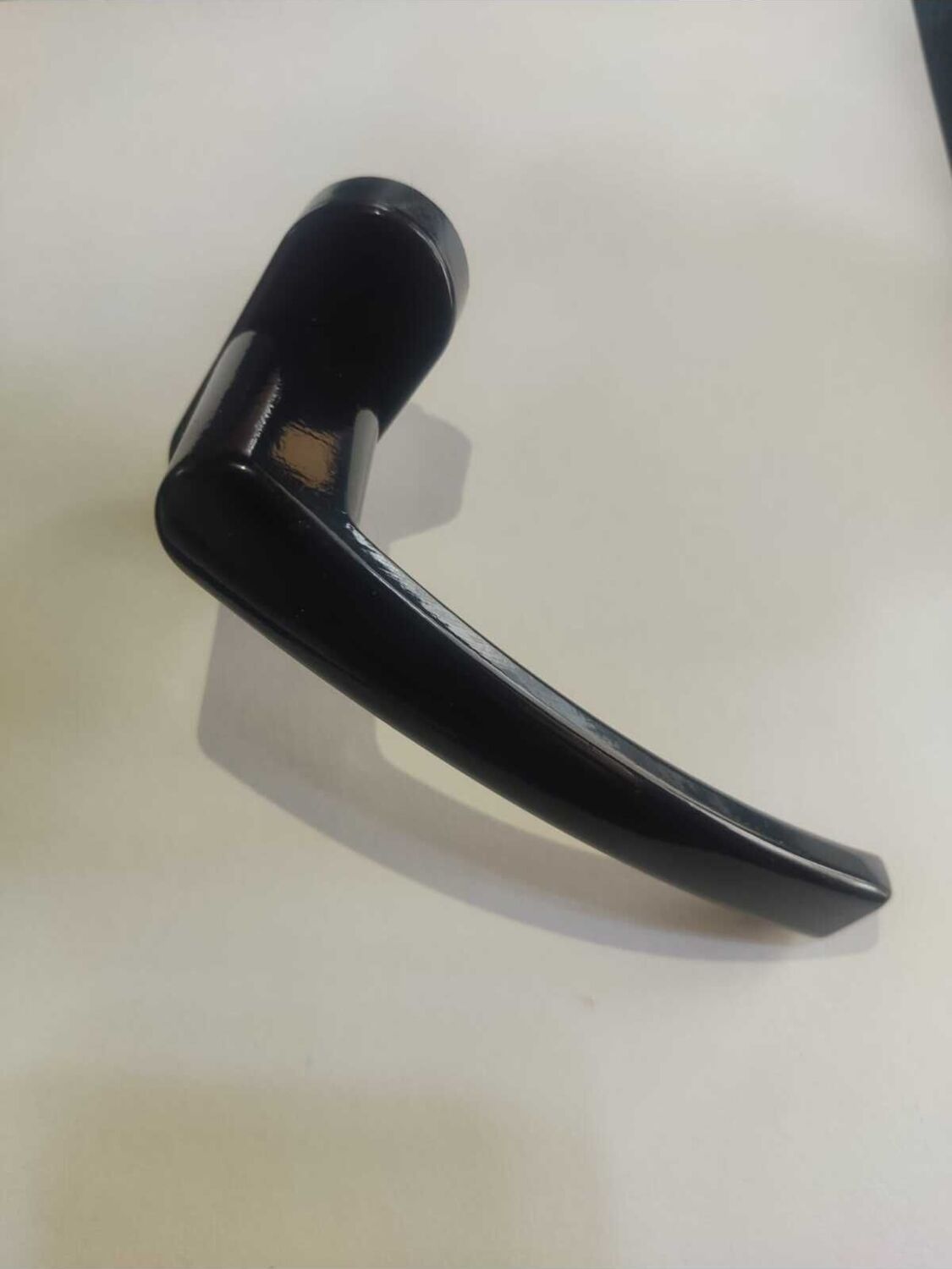 Siyah Pvc Cam Balkon Kolu, Dayanıklı ve Şık Tasarım ile Kolay Kullanım Alüminyum