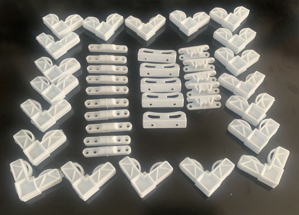 20 Adet Köşe Takozu,10 Adet MENTEŞE,5ADET Çıt Çıt,5 Adet Tutamak