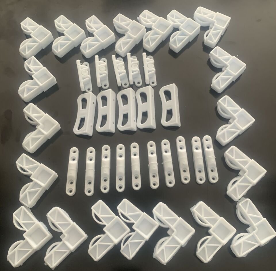 20 Adet Köşe Takozu,10 Adet MENTEŞE,5ADET Çıt Çıt,5 Adet Tutamak