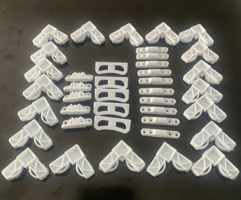 20 Adet Köşe Takozu,10 Adet MENTEŞE,5ADET Çıt Çıt,5 Adet Tutamak