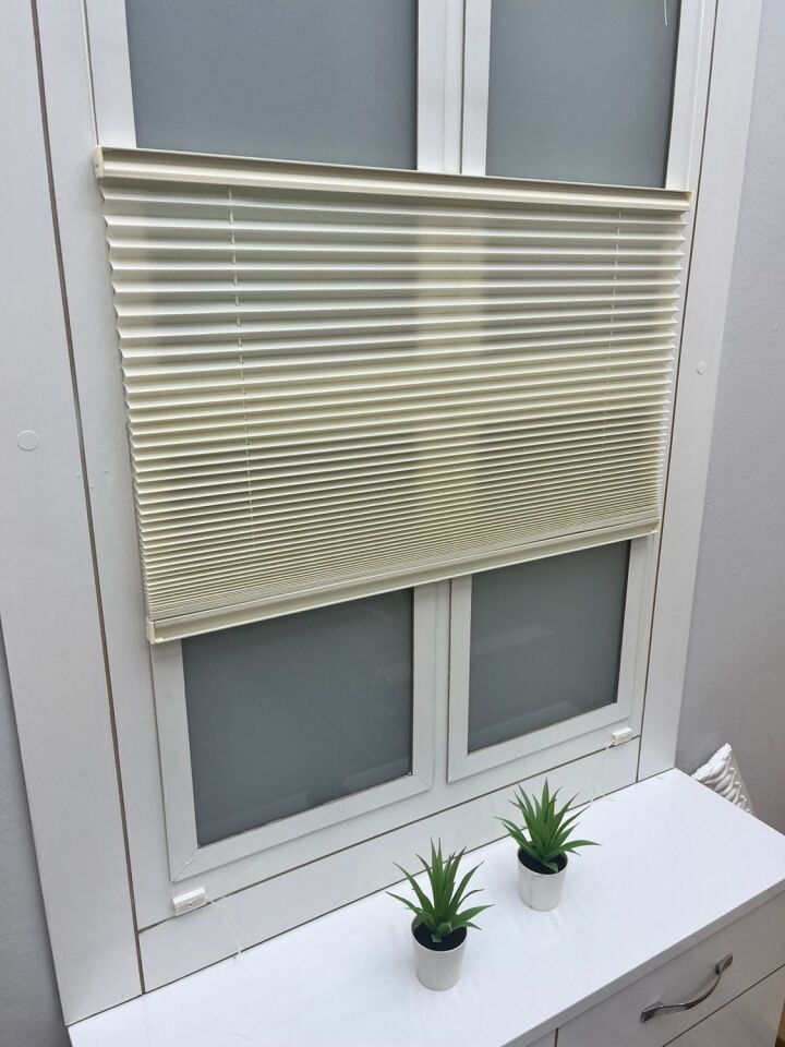 Eylül Home Açık Krem (Ekru) Katlanır Cam Balkon Perdesi-Ofis Perdesi-Ev Perdesi-Salon Perdesi-Plise Perde